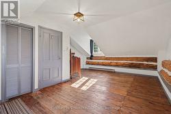 Very large bedroom with lots of room for 2 - 