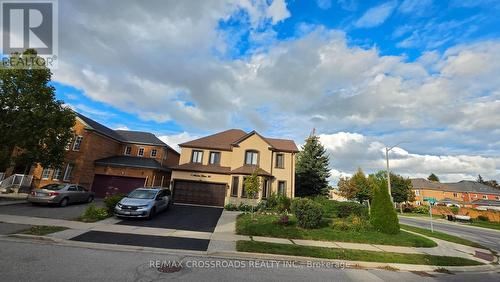 3 MEADOW GLADE ROAD , Brampton, Ontario L6R 1Z7 2