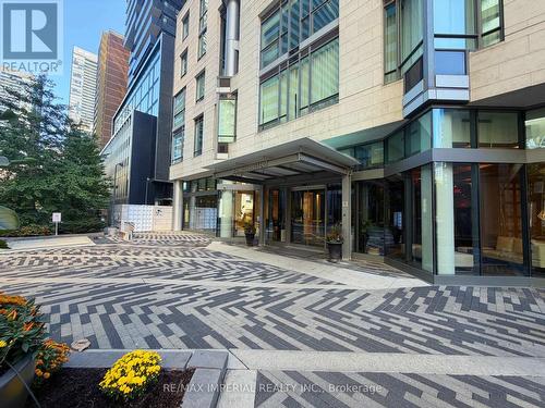4011 - 45 CHARLES STREET E , Toronto, Ontario M4Y 0B8 2