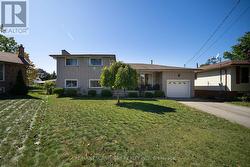 32 AVONDALE CRESCENT Brantford, ON N3S 4L5
