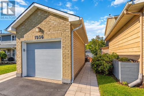 B - 1936 LONGMAN CRESCENT , Ottawa, Ontario K1C 5G6 2