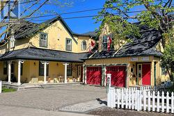 10 STATION LANE Markham, ON L3R 1R3