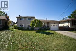 32 AVONDALE Crescent Brantford, ON N3S 4L5