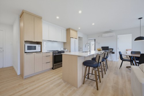 105-195 Boul. Lacombe , Repentigny (Le Gardeur), QC J5Z 0G9 2