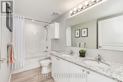 Main Bathroom 5 Piece - 