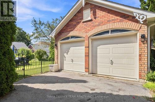 36 Zachary Place, Whitby, ON 