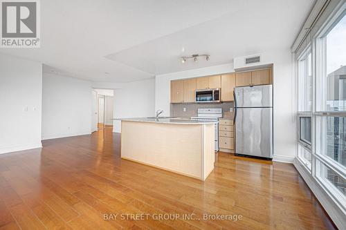 4105 - 763 Bay Street, Toronto, ON 