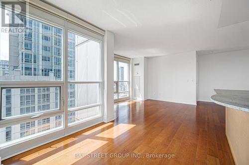 4105 - 763 Bay Street, Toronto, ON 