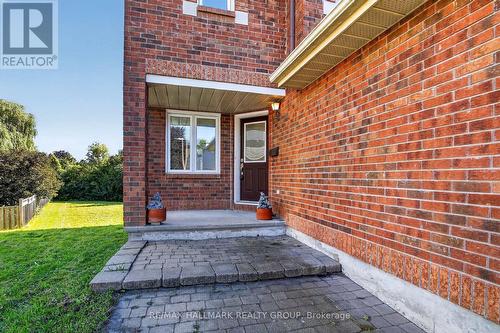 93 Banchory Crescent, Ottawa, ON 