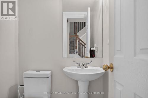 93 Banchory Crescent, Ottawa, ON 