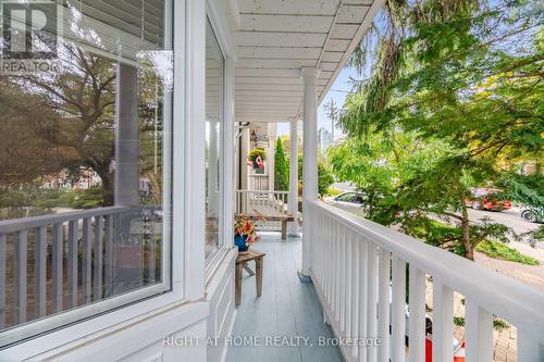 Front Porch - 219 Broadway Avenue, Toronto, ON 