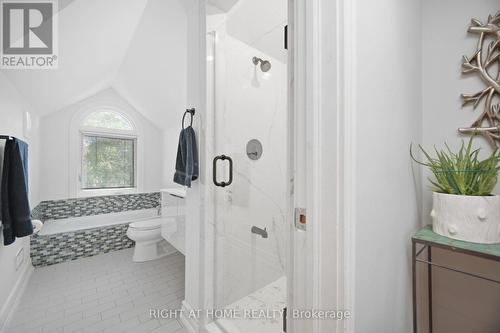 3rd Floor Bath - 219 Broadway Avenue, Toronto, ON 
