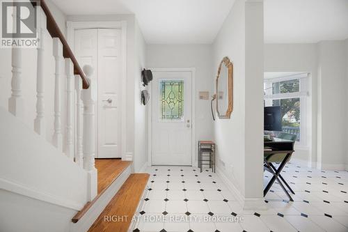Front Hall - 219 Broadway Avenue, Toronto, ON 
