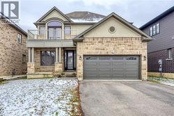56 LEXINGTON Avenue Hamilton, ON L8J 0L5
