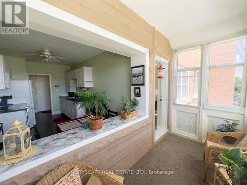 Enclosed Cozy Balcony/Den/Sun Room - 25 - 824 Brant Street, Burlington, ON 