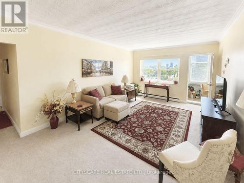 Living Room - 25 - 824 Brant Street, Burlington, ON 
