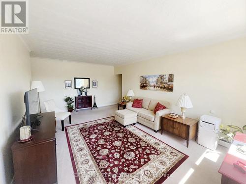 Living Room - 25 - 824 Brant Street, Burlington, ON 