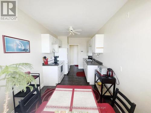 Kitchen - 25 - 824 Brant Street, Burlington, ON 