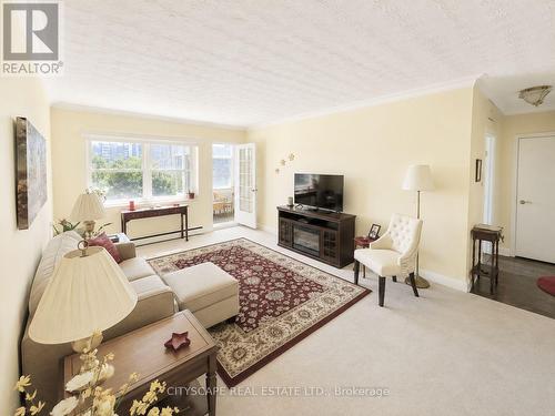 Living Room - 25 - 824 Brant Street, Burlington, ON 