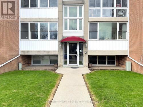 Building entrance - 25 - 824 Brant Street, Burlington, ON 