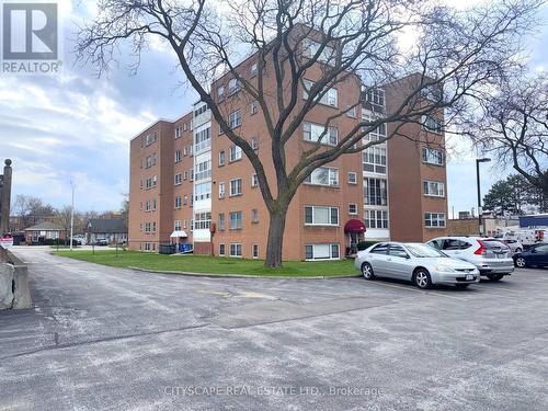 Building Rear View - Left - 25 - 824 Brant Street, Burlington, ON 