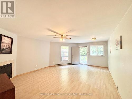 Second family room with access to rear deck - 7 3Rd Avenue S, Native Leased Lands, ON 