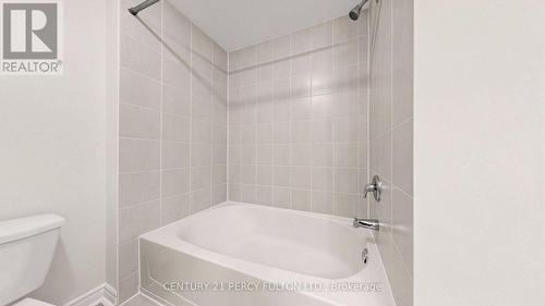 Upper Floor Second 4pc Bathroom - 64 Ferris Square, Clarington, ON 