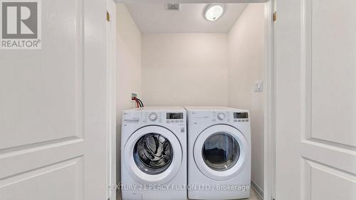 Upper Floor Laundry - 64 Ferris Square, Clarington, ON 