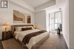 201 - 20 BRUYERES MEWS Toronto, ON M5V 0G8