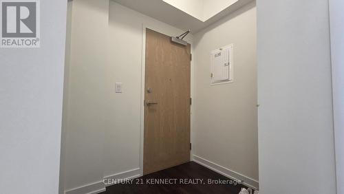 909 - 2825 JANE STREET , Toronto, Ontario M3N 2J5 3