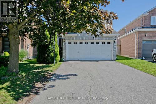 22 TAOS COURT , Richmond Hill, Ontario L4C 0G5 2