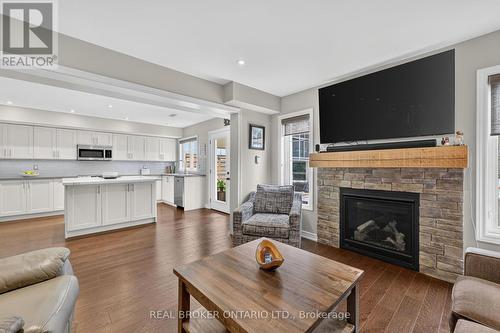 Family room - 30 Masters Crescent, Georgian Bay, ON 