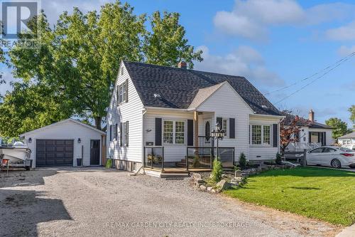 4 MANOR ROAD  St. Catharines (Vine/Linwell), ON L2N 3B5