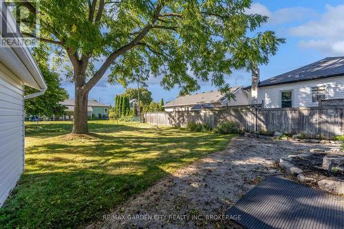 4 Manor Road, St. Catharines (Vine/Linwell), ON 