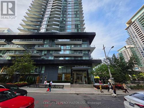 2402 - 30 ROEHAMPTON AVENUE , Toronto, Ontario M4P 1R2 3