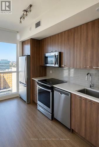 2402 - 30 ROEHAMPTON AVENUE , Toronto, Ontario M4P 1R2 4