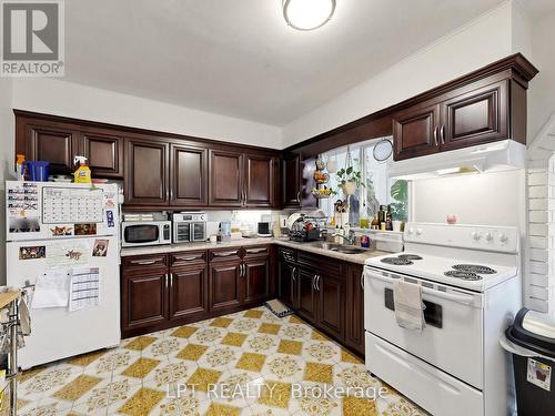 303 Oakwood Avenue, Toronto, ON 