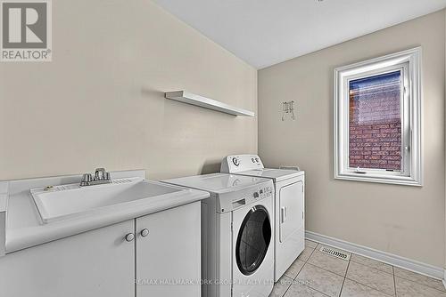 383 Gilpin Drive, Newmarket, ON 