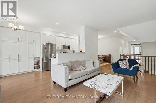 656 Putney Crescent, Ottawa, ON 