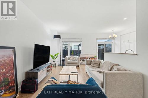 656 Putney Crescent, Ottawa, ON 