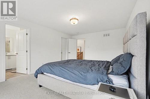 656 Putney Crescent, Ottawa, ON 