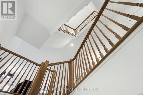 656 Putney Crescent, Ottawa, ON 