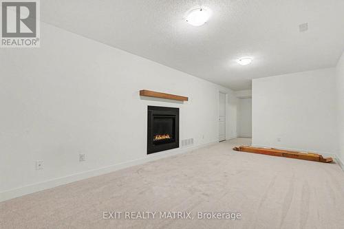 656 Putney Crescent, Ottawa, ON 