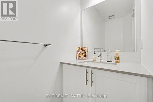 656 Putney Crescent, Ottawa, ON 