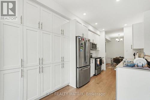 656 Putney Crescent, Ottawa, ON 