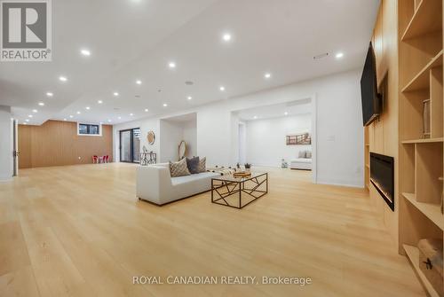 1470 Albion Avenue, Oakville, ON 