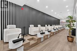 803 DUNDAS STREET W Toronto, ON M6J 1V2