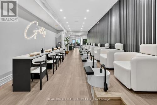 803 Dundas Street W, Toronto, ON 