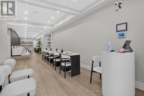 803 Dundas Street W, Toronto, ON 