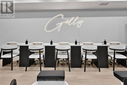 803 Dundas Street W, Toronto, ON 